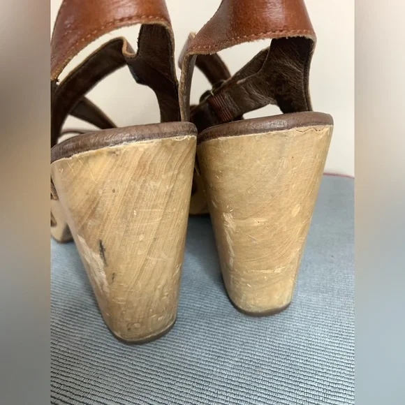 Ugg Peep Toe Heels 8 - Picture 5 of 13